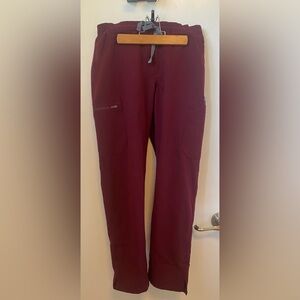 Figs Women Technical Scrub Cargo Pants (size S)